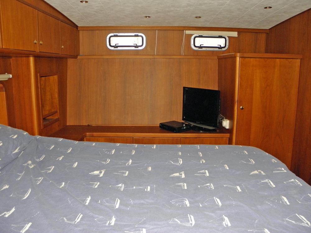 Aft cabin, Accommodation